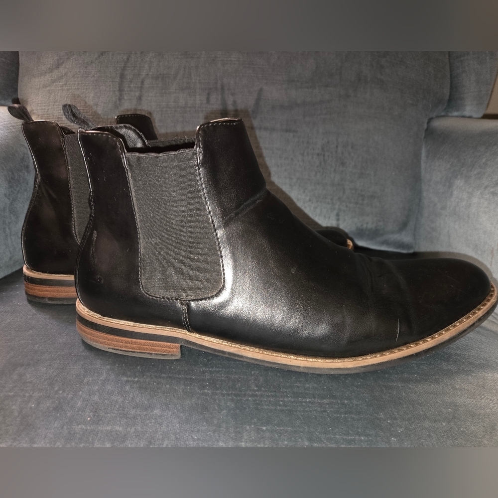 Amazon Essentials Men's Chelsea Ankle Boot Size 11 Black